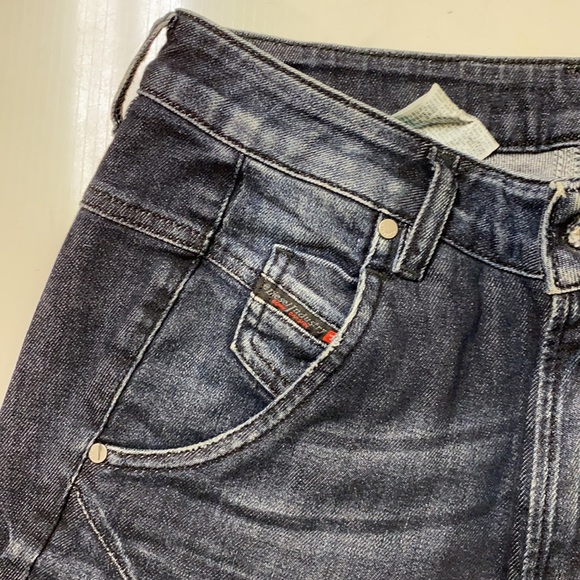 Diesel relaxed boyfriend low waist jeans - Picture 4 of 10